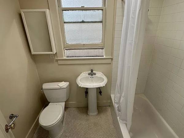 Spectacular Corner 1-bedroom, 1-bathroom Unit At Sf! photo 3