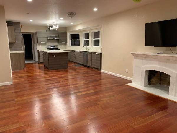 3BR/2BA Apartment · Berkeley photo 2