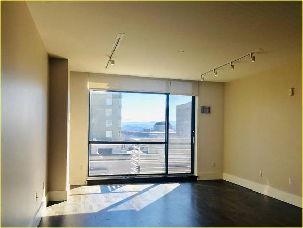 2BR/2BA Apartment · San Francisco photo 4