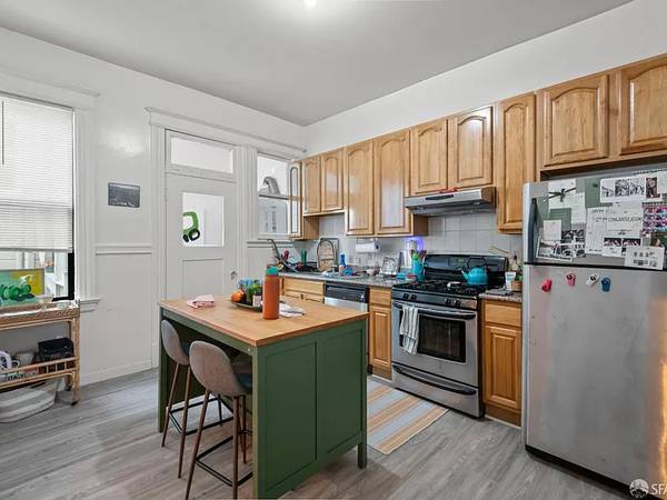 2BR/1BA Apartment · San Francisco photo 3