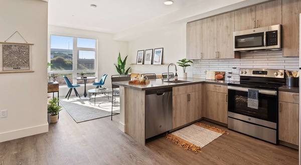 Apartments on W Julian St · San Jose photo 2