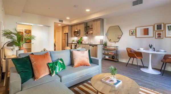 Apartments on W Julian St · San Jose photo 4