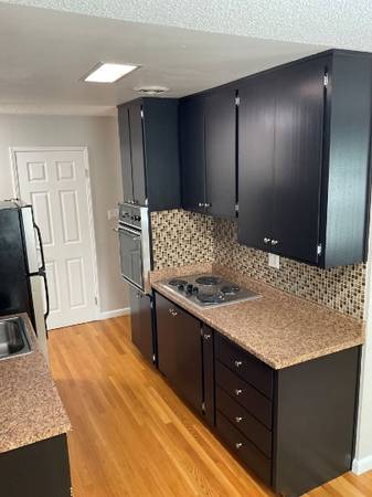 1BR/1BA Apartment on Montecito Ave · Oakland photo 2