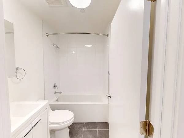 1BR/1BA Apartment · Mountain View photo 3