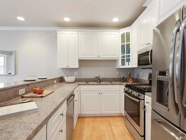 2BR/2BA Condo on Sutter St · San Francisco photo 2