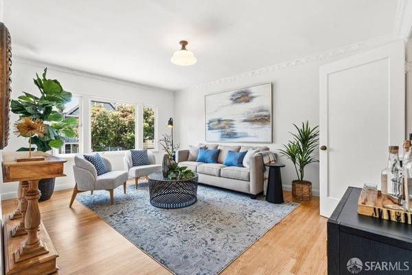 Discover Urban Living At Its Finest In This Charming Studio Apartment photo 2