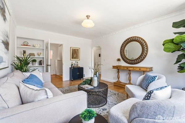 Discover Urban Living At Its Finest In This Charming Studio Apartment photo 3