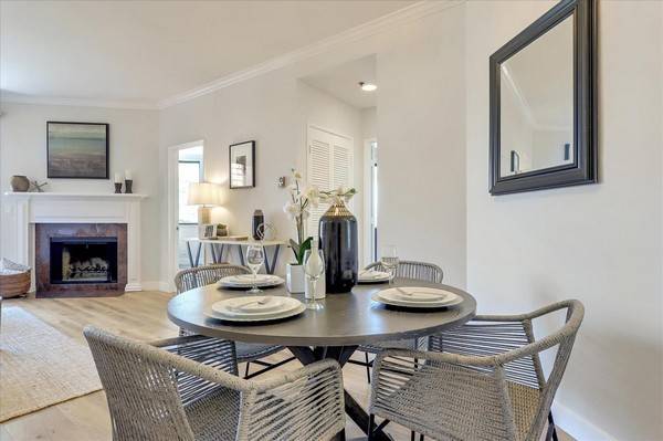 2BR/1BA Apartment · Palo Alto photo 4