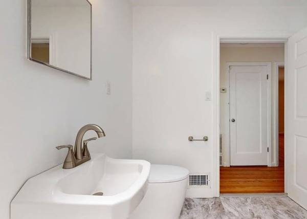 1BR/1BA Apartment · Berkeley photo 4
