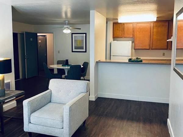 Apartments on Camelback Road · Pleasant Hill photo 5
