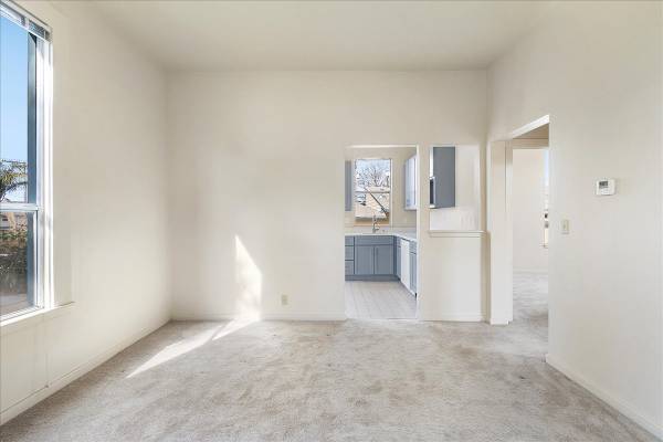 Apartments on Spruce · Alameda photo 3