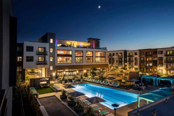 3BR/2BA Apartment on Haven Avenue · Redwood City photo 3
