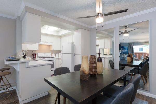 Townhouses on Saratoga Ave · San Jose photo 2