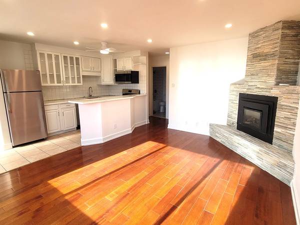 1BR/1BA Other on Kansas St · San Francisco photo 3