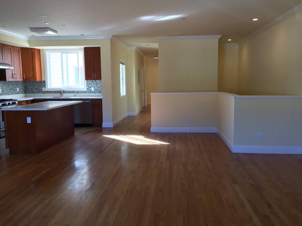 3BR/2BA Apartment · Daly City photo 4