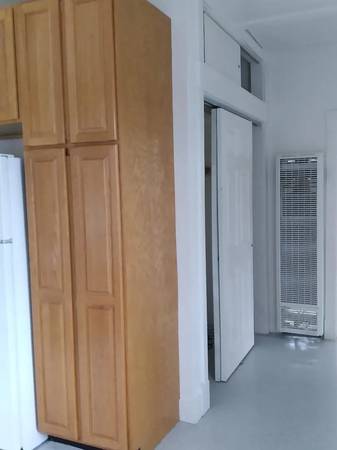 2BR/1BA Single Family House on English St · Petaluma photo 3