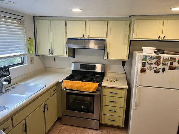3BR/3BA Townhouse on Park Place Dr · Petaluma photo 2