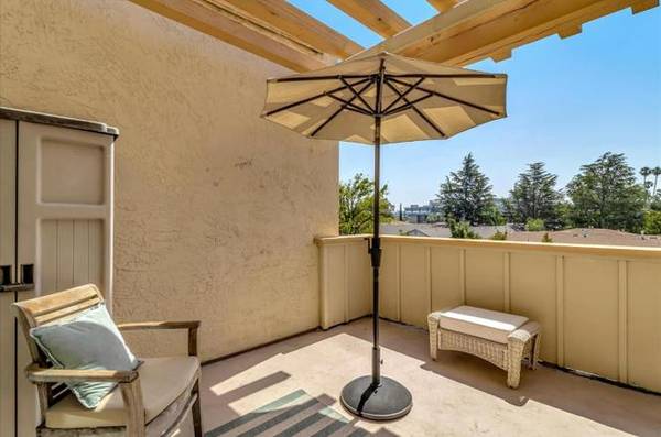 1BR/1BA Condo on Cesano Ct · Palo Alto photo 2