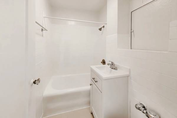 536 Leavenworth St San Francisco, CA 94109 photo 4