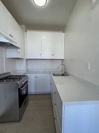 536 Leavenworth St San Francisco, CA 94109 photo 2