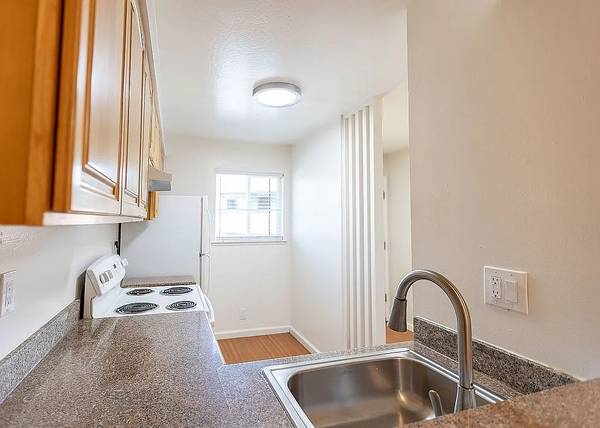 Oakwood Apartments photo 4
