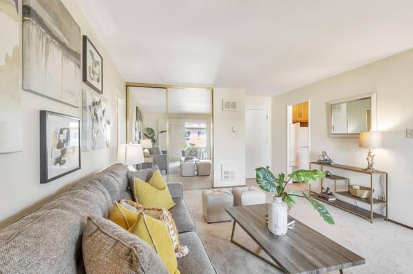 1BR/1BA Condo · San Mateo photo 2
