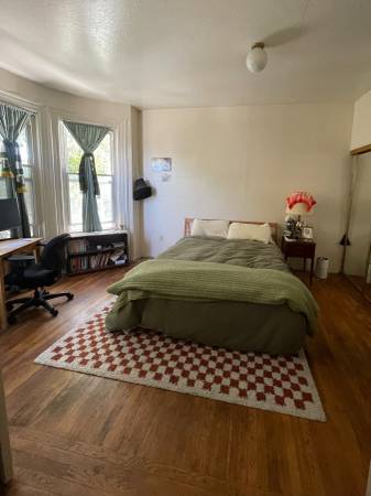 2BR/1BA Apartment · San Francisco photo 2