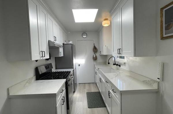1BR/1BA Single Family House on Buckeye St · Redwood City photo 4