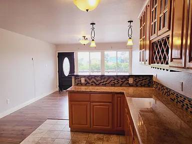 2BR/1BA Condo on Foothill Blvd · San Leandro photo 3