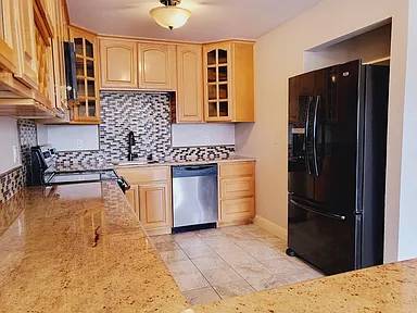 2BR/1BA Condo on Foothill Blvd · San Leandro photo 4