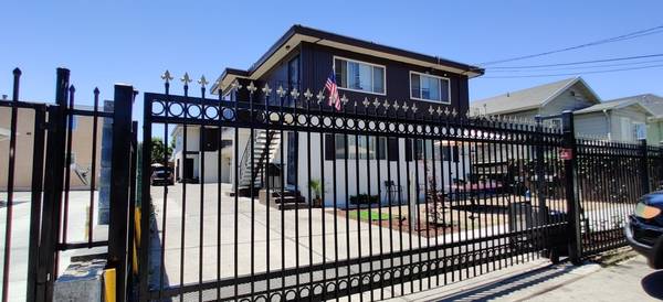 2BR/1BA Single Family House on Birch St · Oakland photo 3