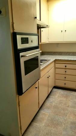 1BR/1BA Apartment on 3rd Ave · Oakland photo 3