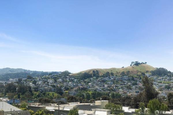 2BR/2BA Apartment on De Haro St · San Francisco photo 2