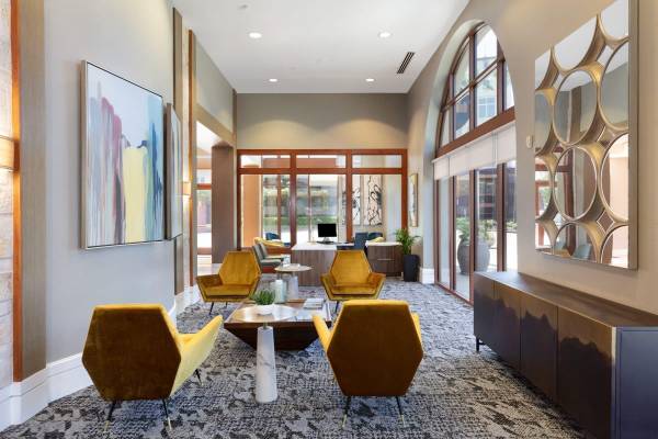 Apartments on El Camino Real · Santa Clara photo 3