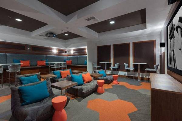 Apartments on El Camino Real · Santa Clara photo 2