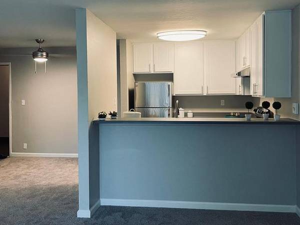 Apartments on Camelback Road · Pleasant Hill photo 2