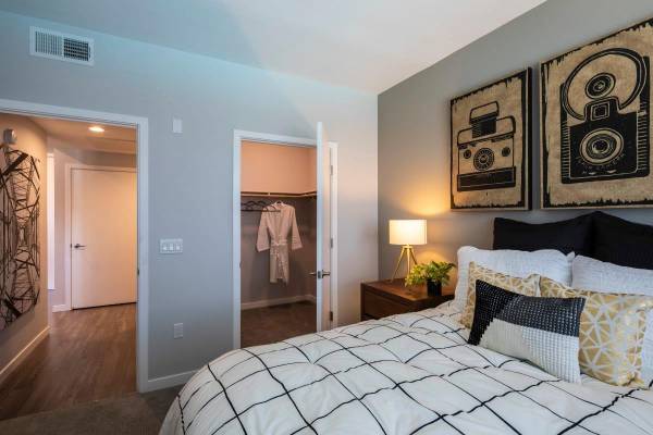 3BR/2BA Apartment on Haven Avenue · Redwood City photo 4
