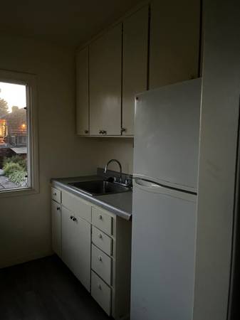 2BR/1BA Apartment on Piedmont · Berkeley photo 5