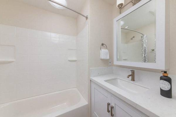 Apartments on Water St · Santa Cruz photo 5