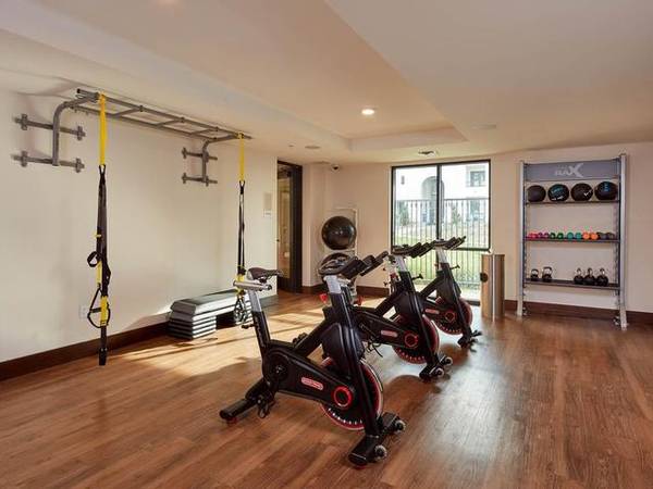 Apartments on E. Weddell Drive · Sunnyvale photo 4
