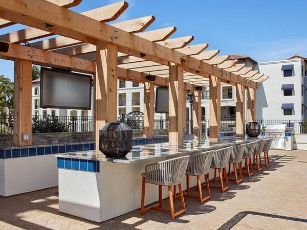 Apartments on E. Weddell Drive · Sunnyvale photo 3