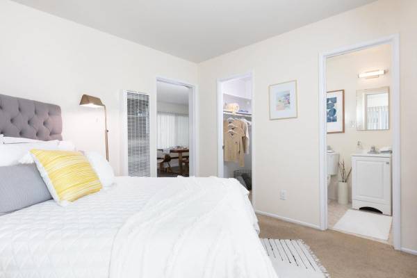 Apartments on Park Plaza Drive · Daly City photo 2