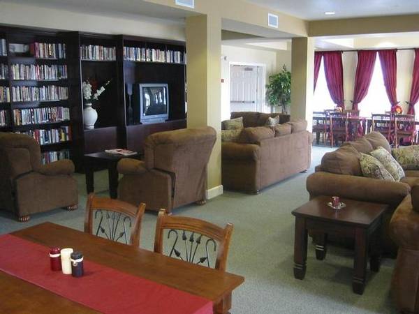 Apartments on East Court · San Jose photo 2