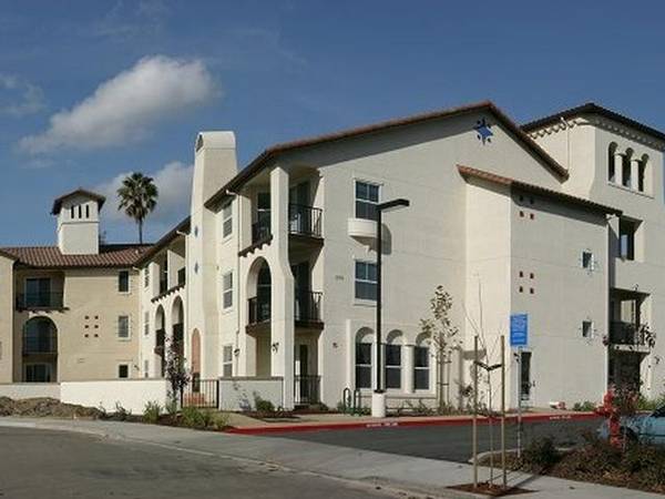 Apartments on East Court · San Jose photo 5