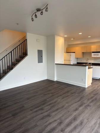 Apartments on University Ave. · Berkeley photo 3