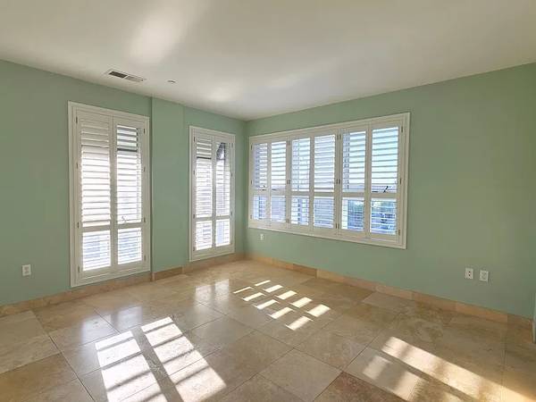 2BR/2BA Single Family House on Hill St · Daly City photo 3