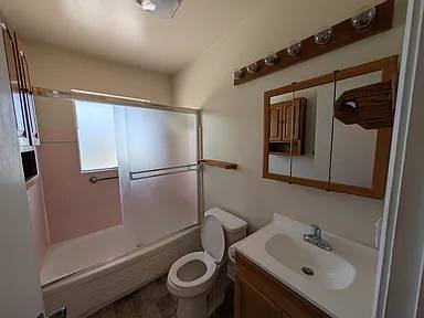 2BR/1BA Single Family House on Valley View Rd · Hollister photo 5