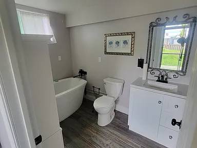 2BR/1BA Apartment on Edwards Ln · Hayward photo 4