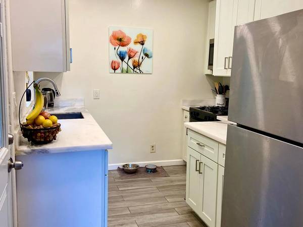 1BR/1BA Apartment on Frisbie St · Oakland photo 4