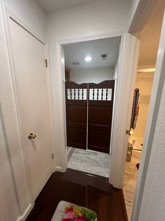 Rare Studio In Wonderful Central Brentwood Community..one Bedroom/bath/kitchenette photo 5